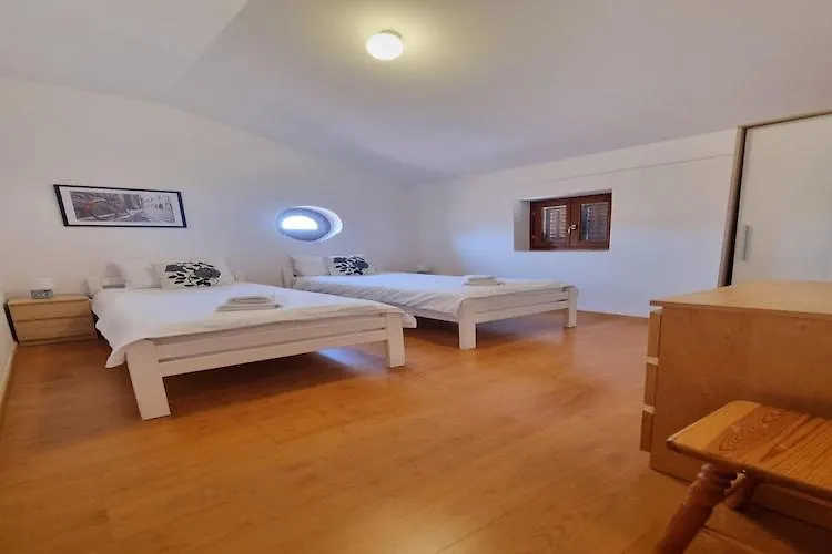 וילה Višnjan Cherry House With View קרואטיה