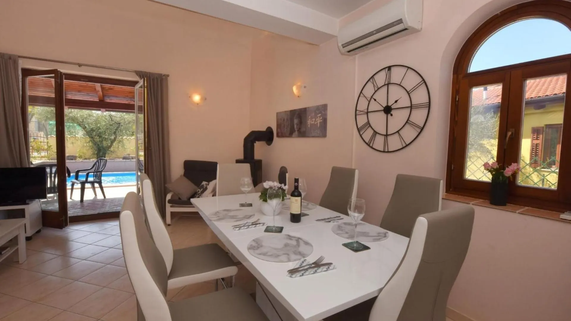 Cherry House With View Vila